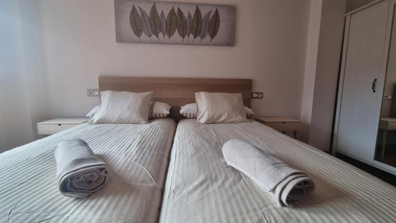 奥维耶多Piso Zona Hospital 6 Personas公寓 外观 照片